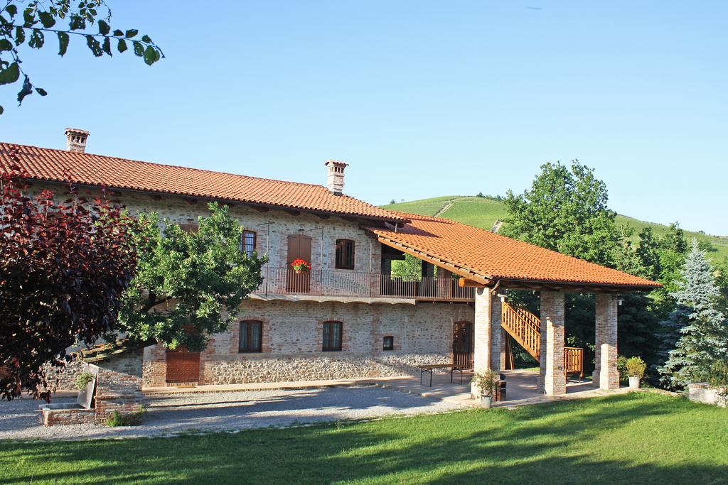 Cascina Stralla Farigliano Exteriér fotografie