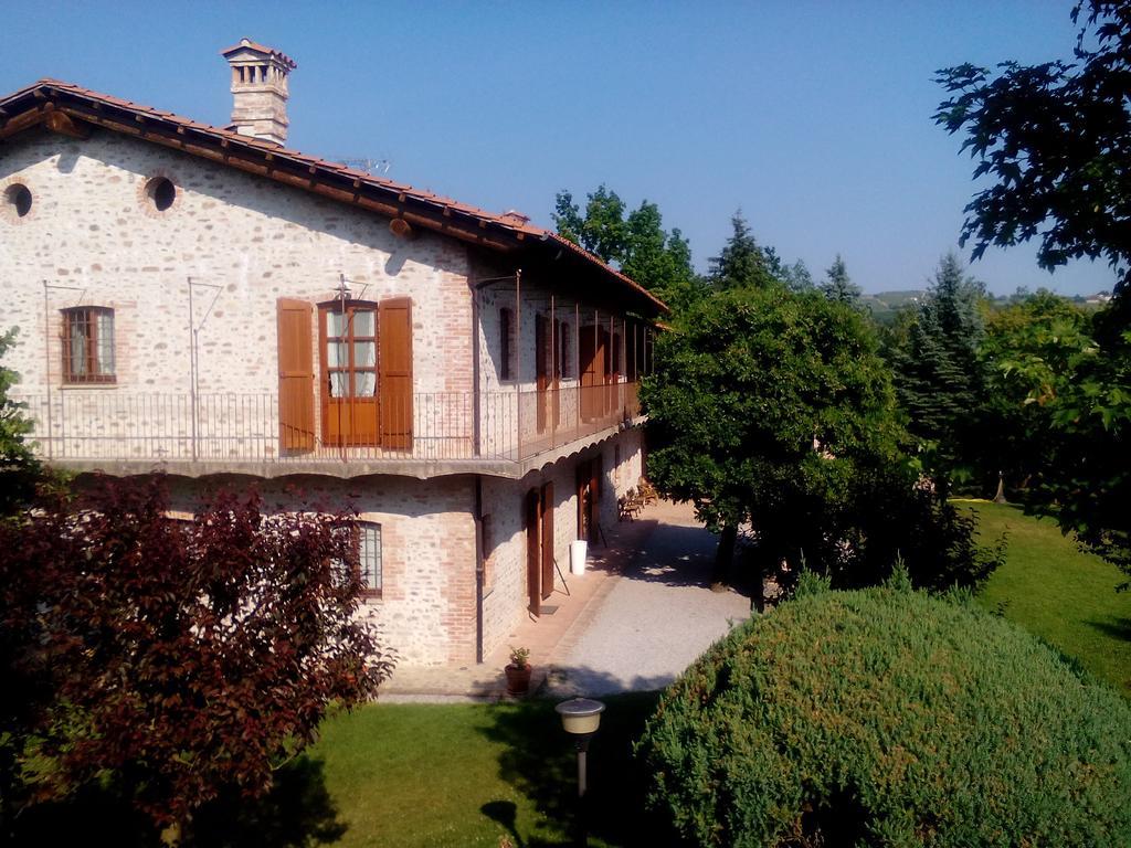 Cascina Stralla Farigliano Exteriér fotografie